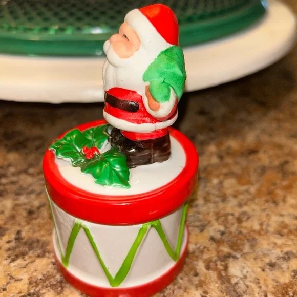 VINTAGE Woolworth Christmas Ceramic Candle
Drum Santa Claus Lid Hand Painted - Picture 4 of 10